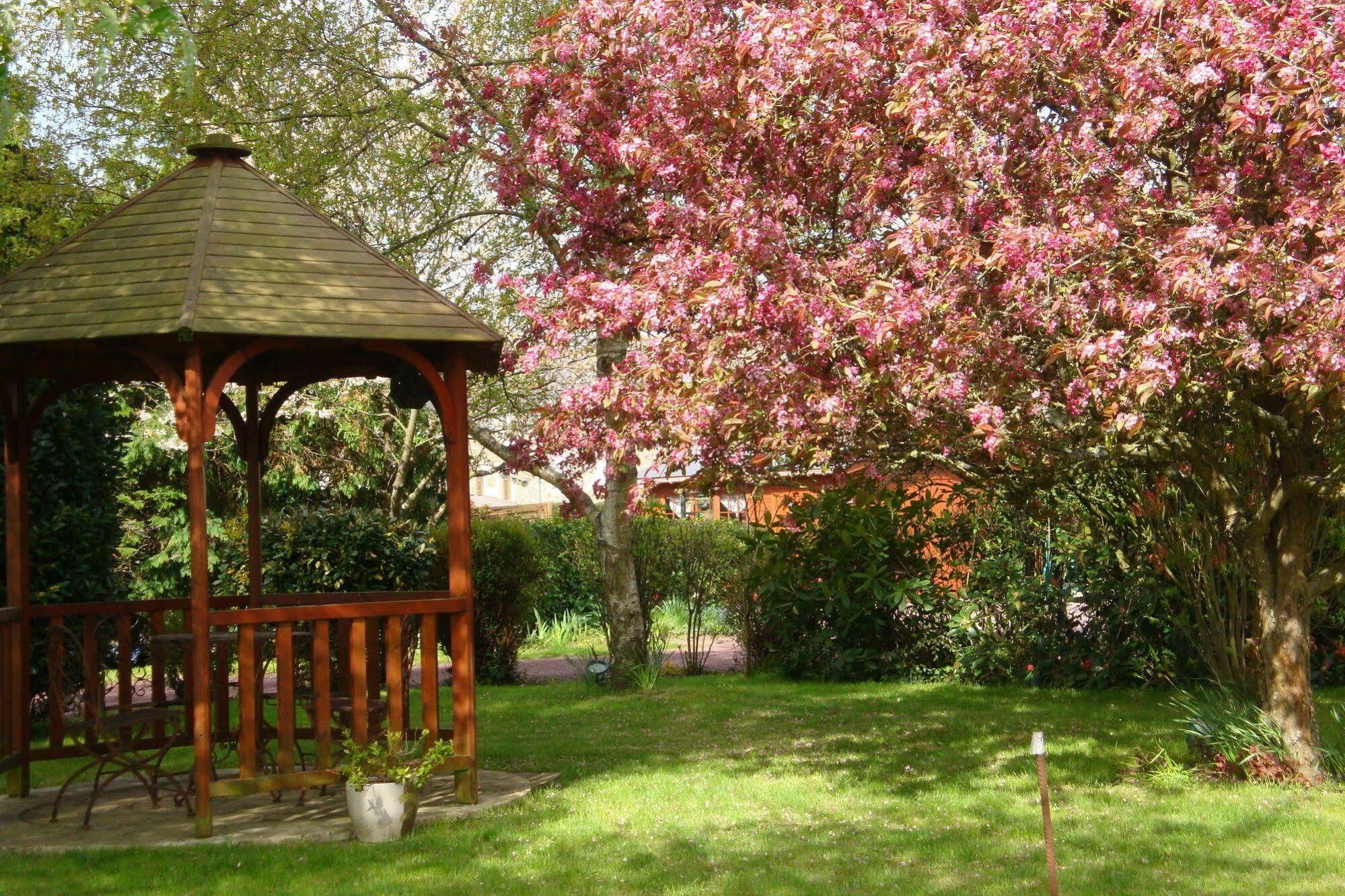 مبيت وإفطار Tremereuc Au Jardin D'Eloise المظهر الخارجي الصورة